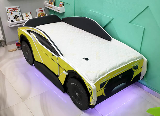 Лiжко машина Allroad жкелтого цвета